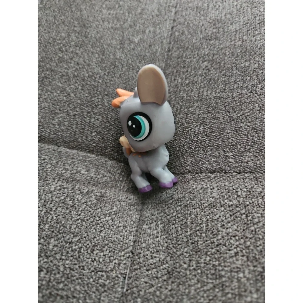 Authentic Littlest Pet Shop LPS #2389 Gray Goat Purple Hooves Orange Horns
